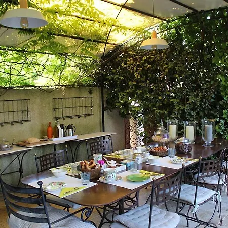 Le Vieux Castel Bed & Breakfast