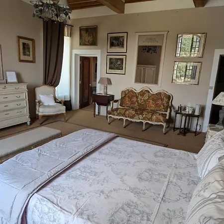 Couette-café Le Vieux Castel 3*