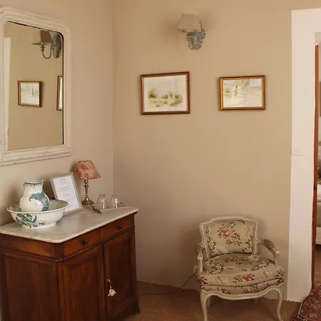 Le Vieux Castel Bed & Breakfast