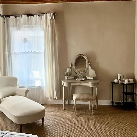 Le Vieux Castel Bed & Breakfast *
