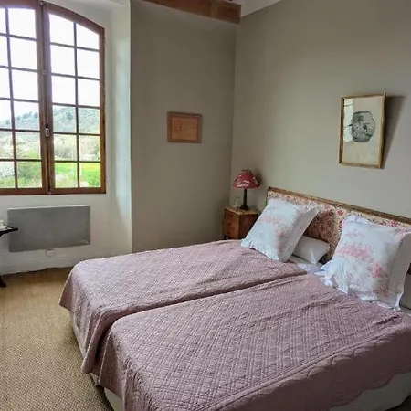 Alojamento de Acomodação e Pequeno-almoço Le Vieux Castel 3*