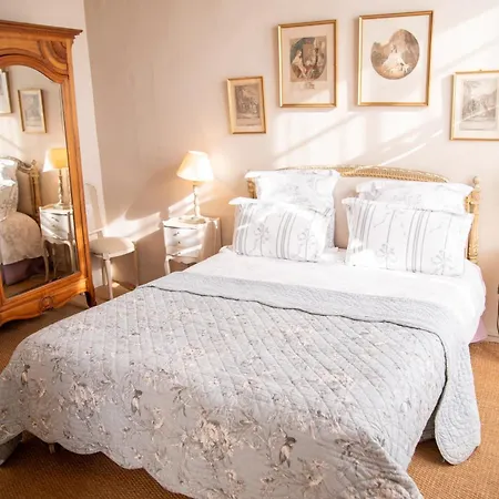 Le Vieux Castel Bed & Breakfast