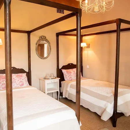 Le Vieux Castel Bed & Breakfast