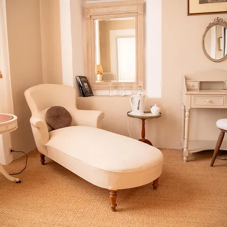 Alojamento de Acomodação e Pequeno-almoço Le Vieux Castel