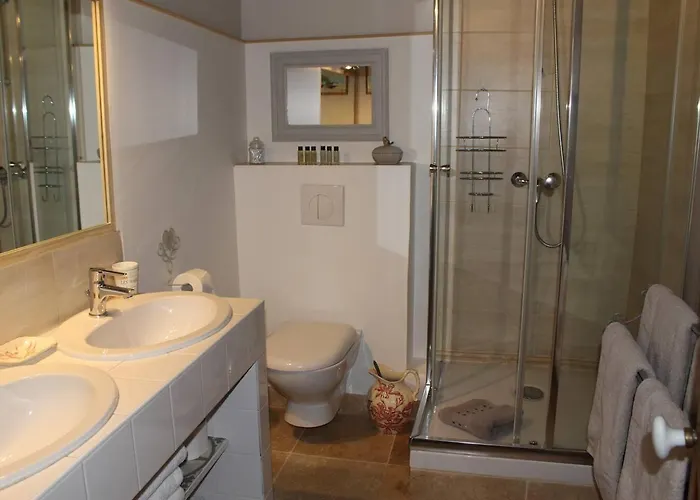 Le Vieux Castel 3* Roumoules